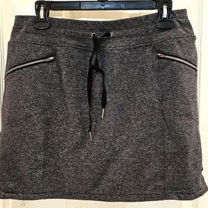 Tangerine women’s gray athletic Skirt/Skort with built in shorts size L